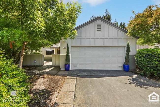 Building Photo - Spacious 3BD/2BA Home in Desirable Sonoma Greens Community