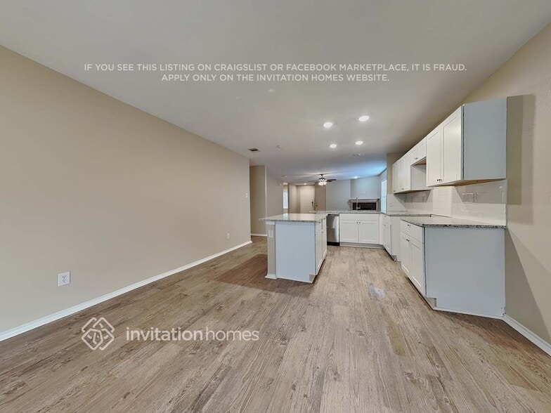 Building Photo - 1852 Village Park Trail