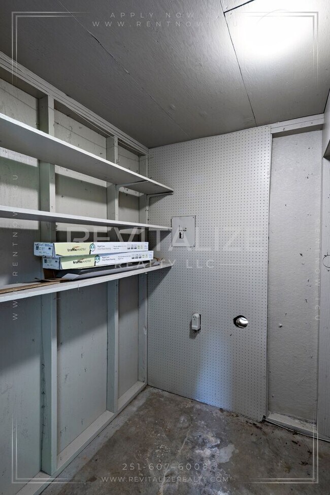 Building Photo - Cozy, Updated 3-Bedroom Home with a Shady Yard!