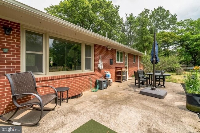 Building Photo - 2016 Bethel Rd