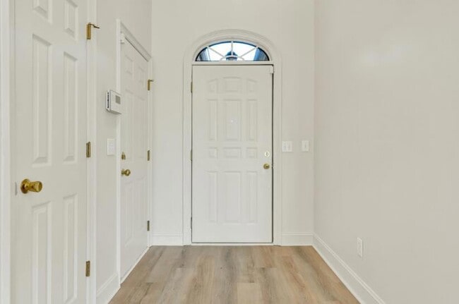 Building Photo - 1907 Igou Pl Dr