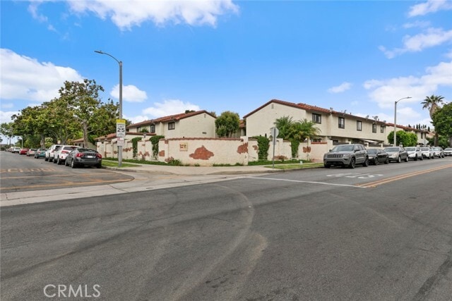 Building Photo - 1102 San Juan St