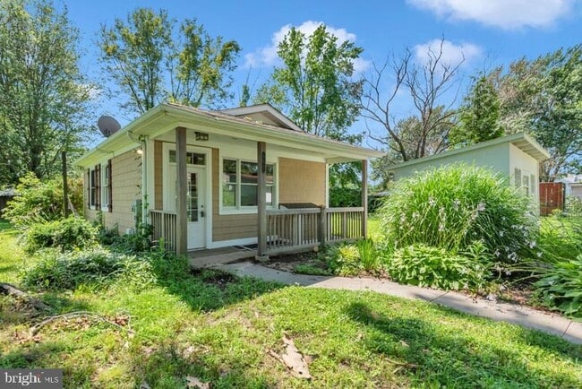 Primary Photo - 107 Winchester Ave