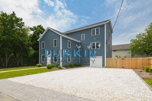 Building Photo - 21 Ashbrook Rd