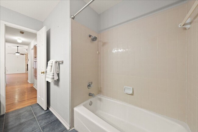 Building Photo - Great 3 Bed 2 Bath In Edmond