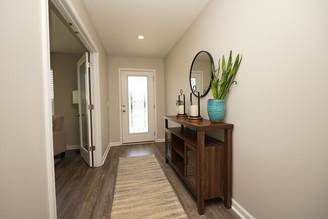 Building Photo - Central Freeport Location with Community Pool