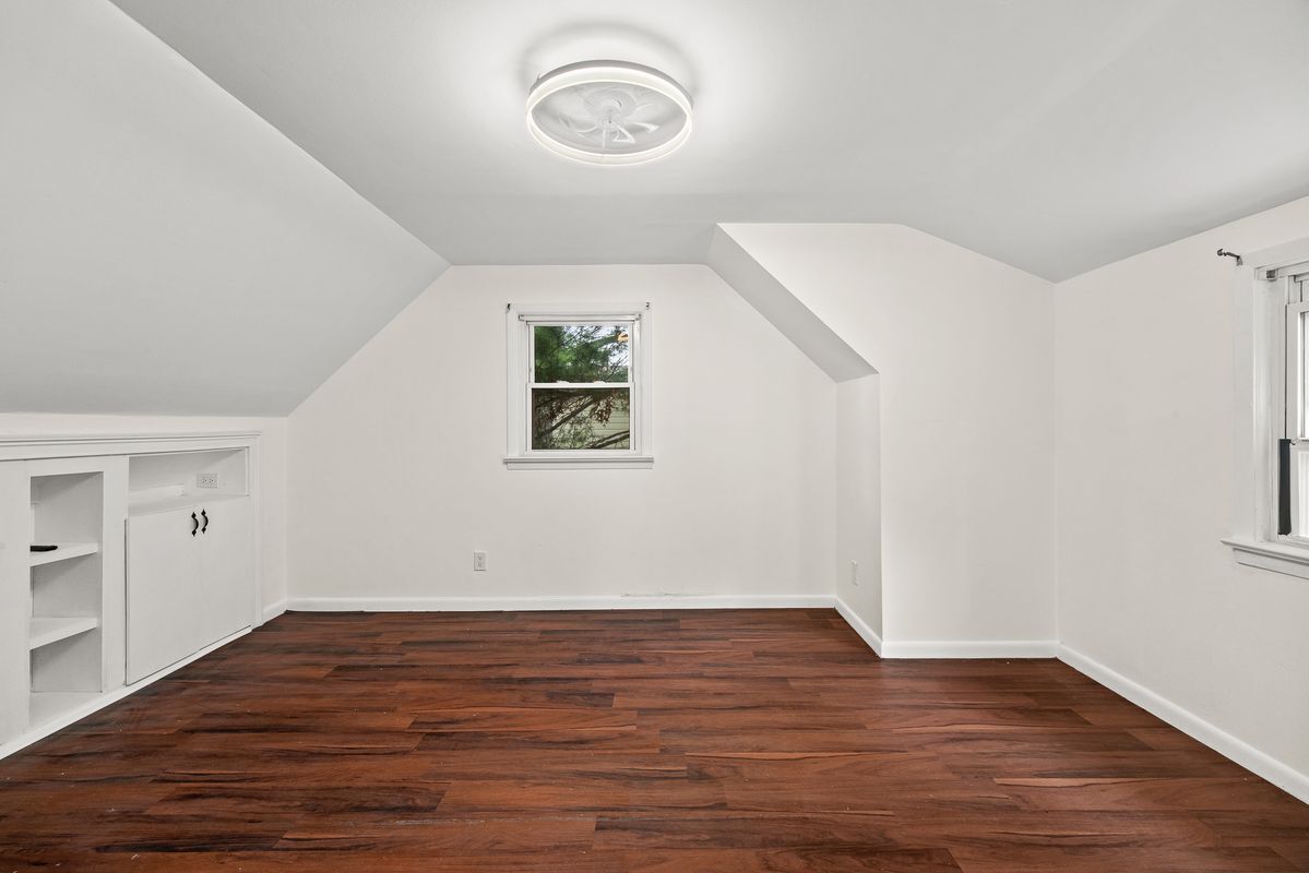 Building Photo - 53 Oneida Ave