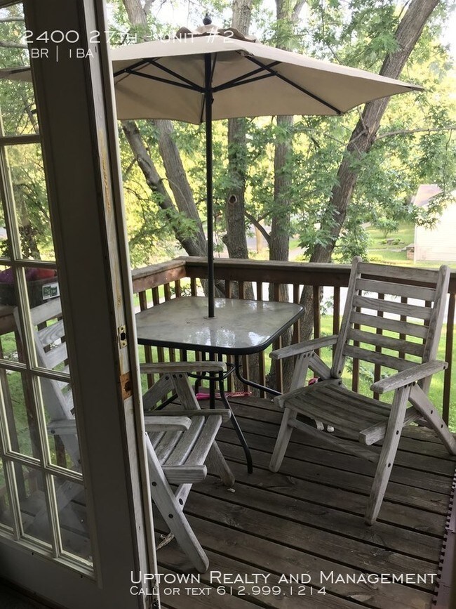Building Photo - Hard to find 3br Seward Duplex