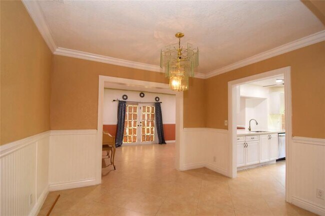Building Photo - 5385 SW 8th Ct