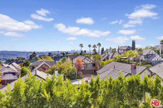 Building Photo - 906 Whitehaven Terrace