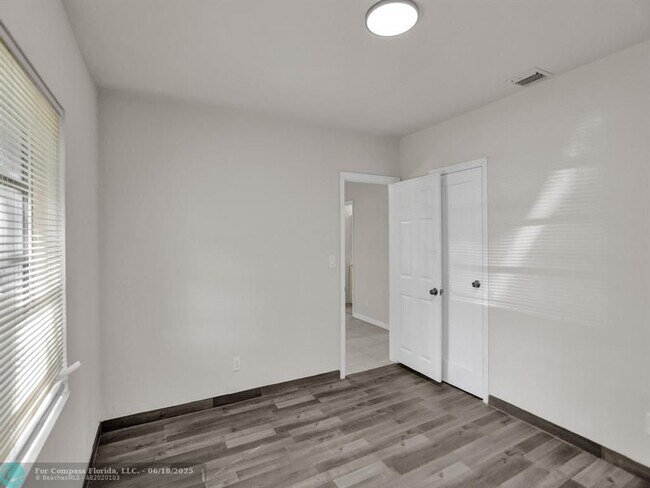 Building Photo - 535 NW 91st St