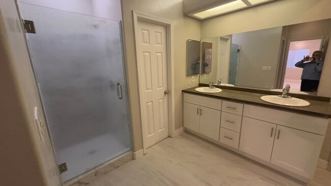 Building Photo - 7118 Rhone Dr