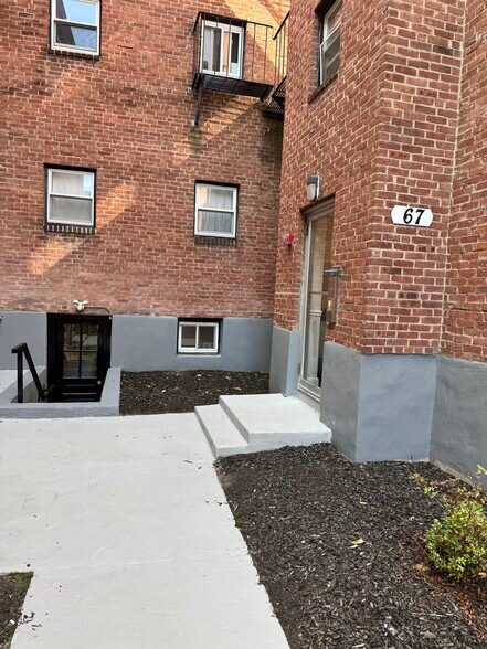 Building Photo - 1400 Commonwealth Ave