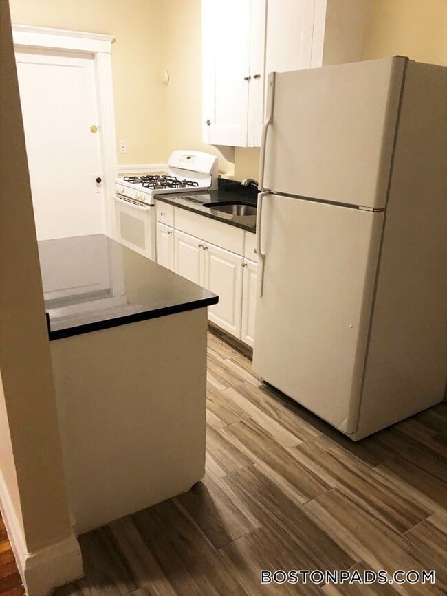 Building Photo - 233 Lafayette St