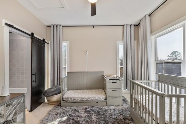 Building Photo - 2356 Mason Dr