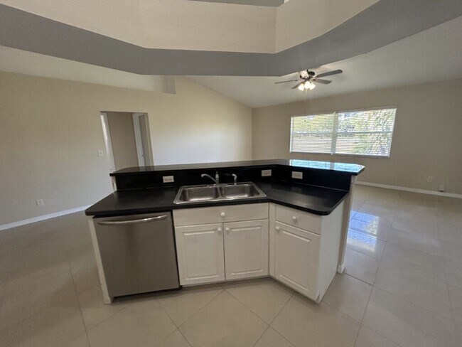 Building Photo - 3516 SW 15th Pl