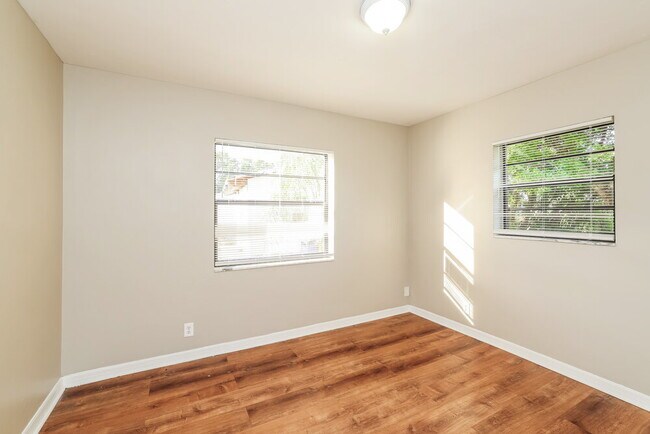 Building Photo - 4307 Brooks Ave