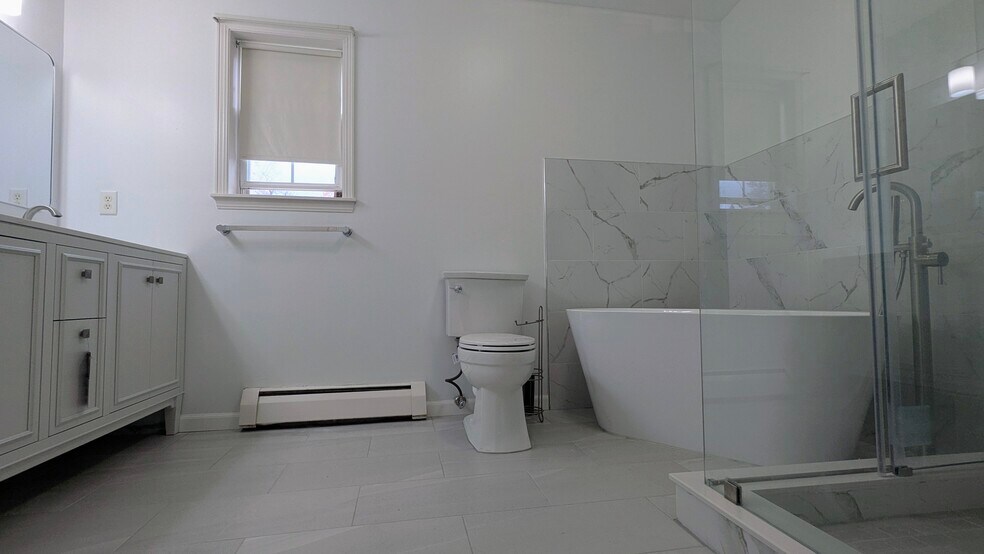 Building Photo - 104 Briarwood Dr