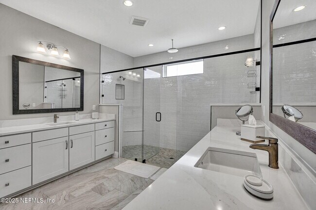 Building Photo - 11476 Madelynn Dr