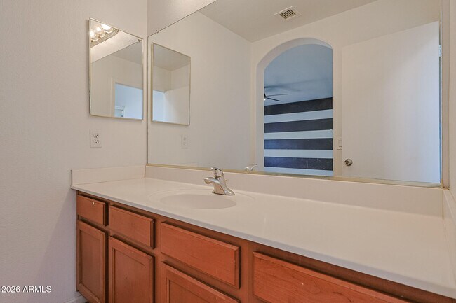Building Photo - 5245 N 125th Ave