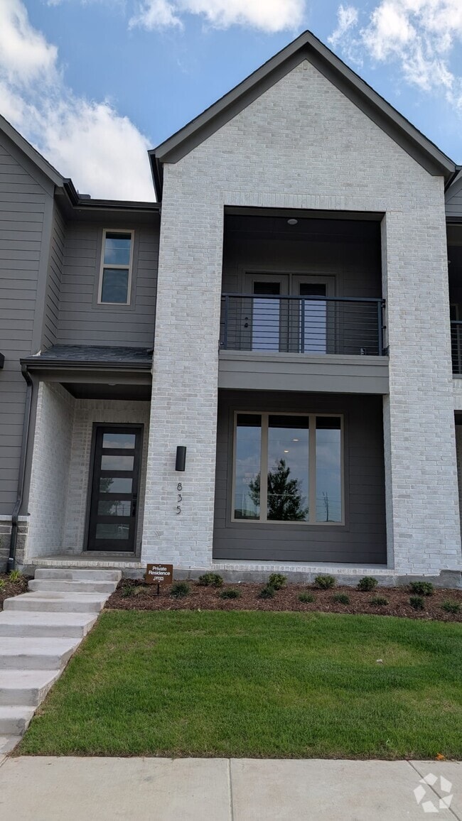 Building Photo - 835 Lennox Dr