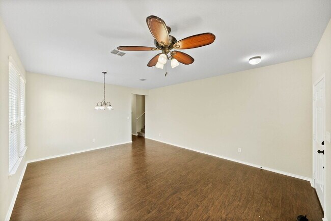 Building Photo - Flexible 5-Bedroom Rental Home in Alamo Ra...