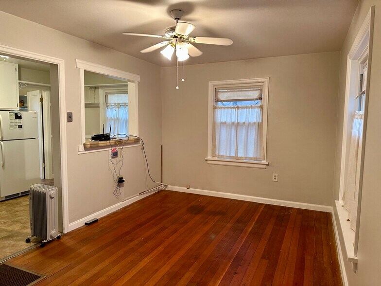 Building Photo - 114 Taulman St