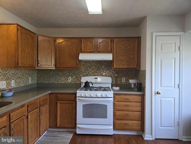 Building Photo - 206 Park Brook Ct