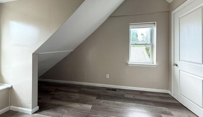 Building Photo - 8008 Algon Ave