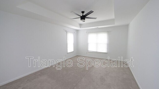 Building Photo - 205 Brook Creek Dr