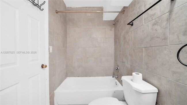 Building Photo - 1124 NW 100th Terrace