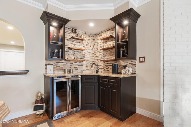 Building Photo - 300 Ocean Ave N