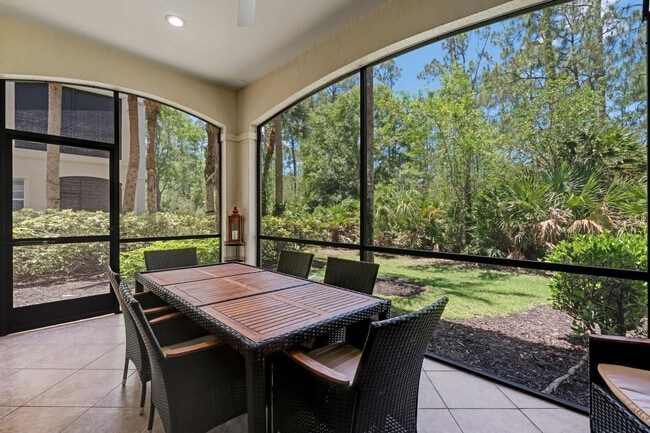 Building Photo - 2859 Tiburon Blvd E