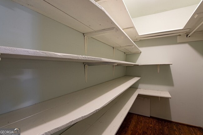 Building Photo - 208 Shadowmoor Dr