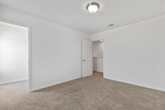 Building Photo - 336 Wonderful Life Way