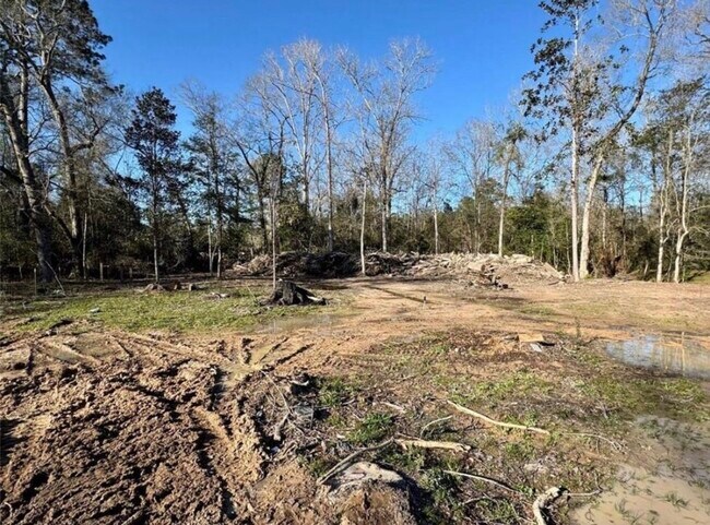 Building Photo - 511 County Rd 2218