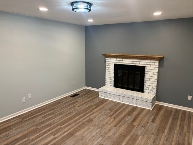 Building Photo - 8108 Newfield Dr