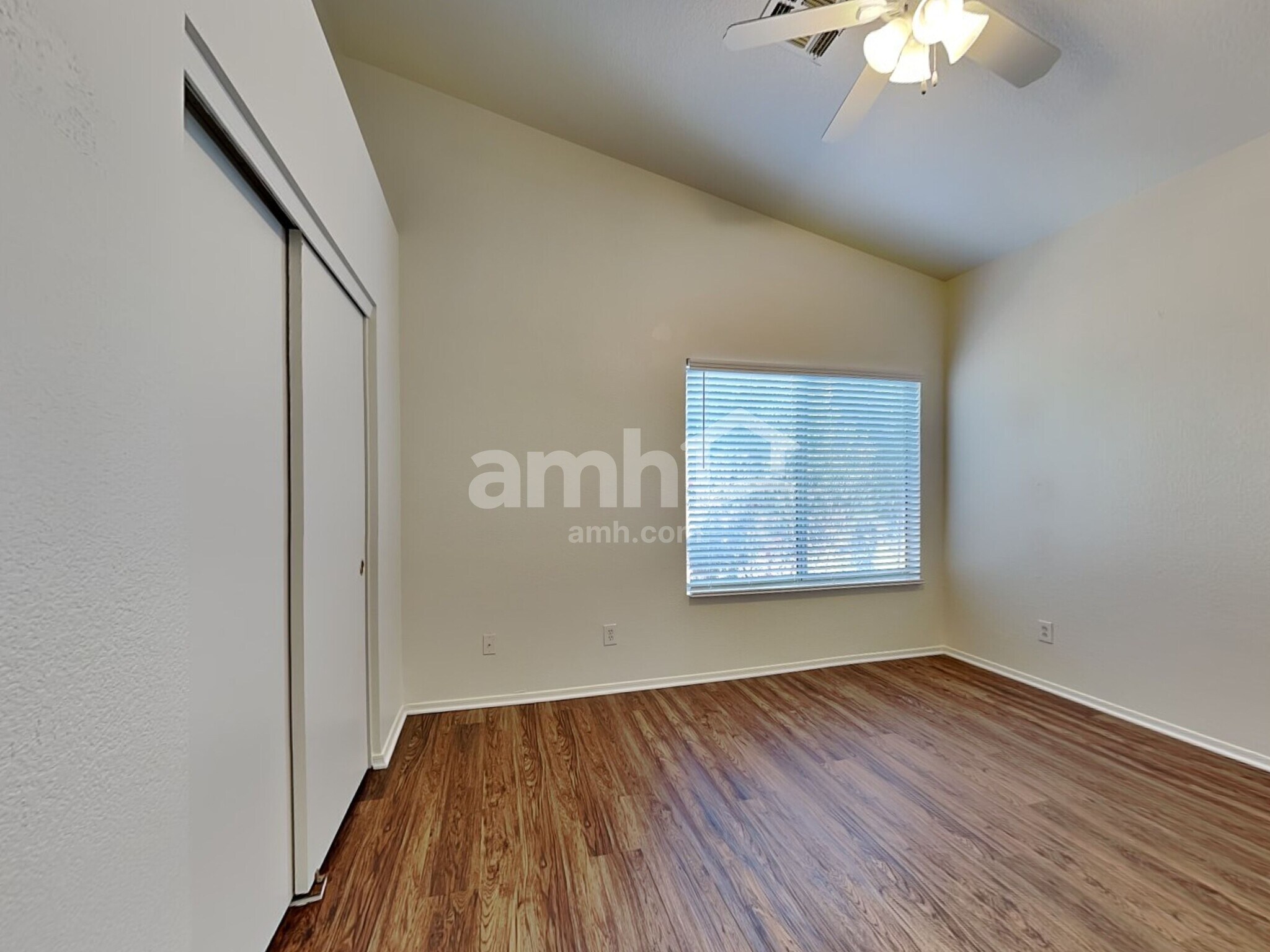 Building Photo - 1750 W Union Hills Dr