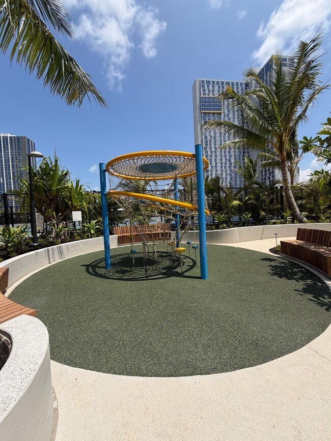 Building Photo - $4200, 1BR/1BA/1PKG Secured, The Park @Ward Village, Luxury Living