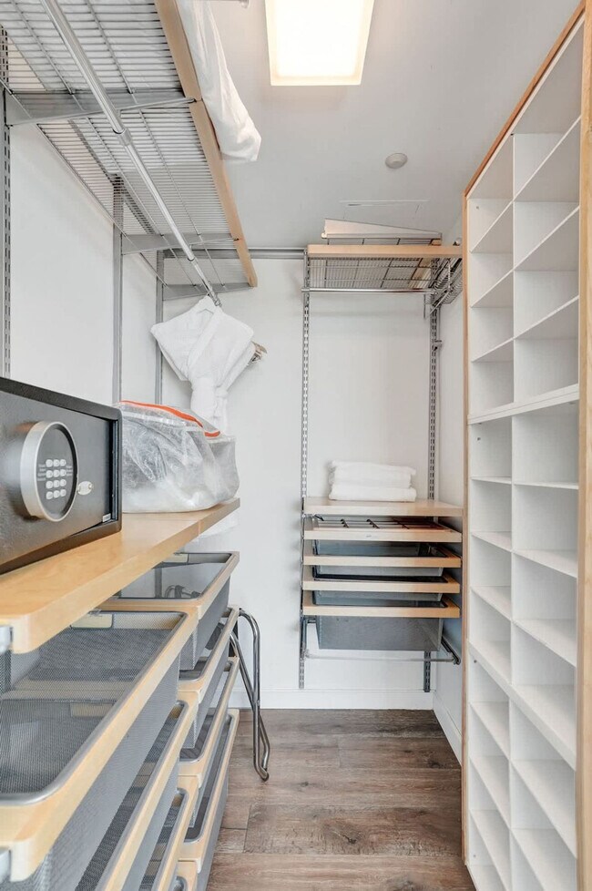 Building Photo - 2889 McFarlane Rd