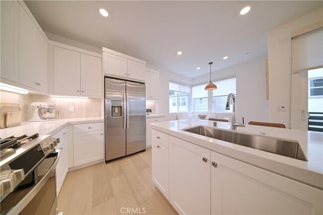Building Photo - 145 Sora