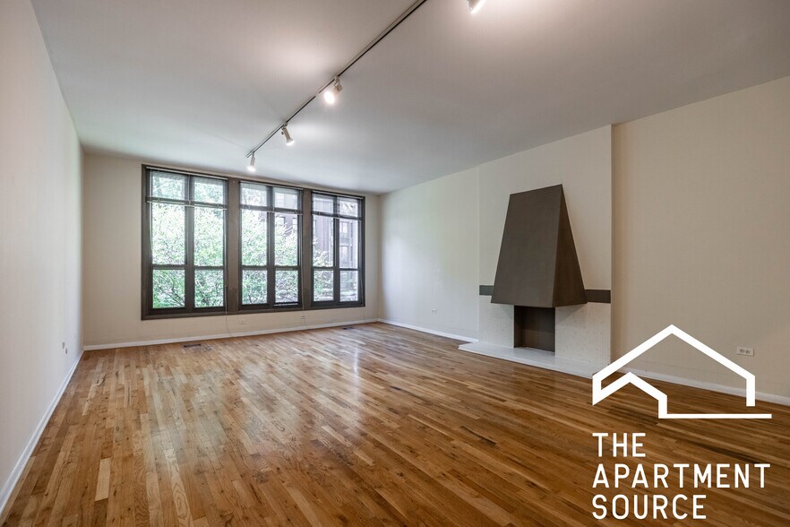 Building Photo - 1427 N Dearborn St