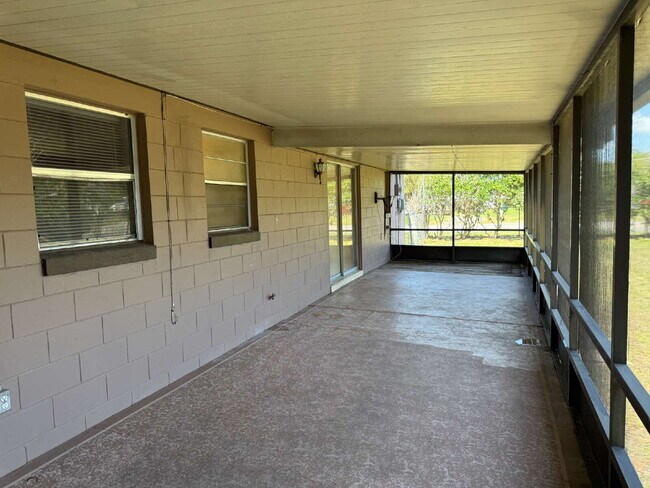 Building Photo - "Charming 2-Bedroom Retreat with optional studio on Coral Avenue – Cozy Comfort Awaits in Kissimm...