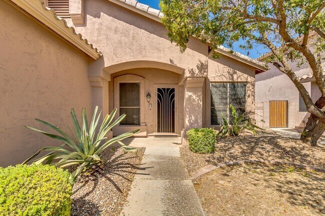 Building Photo - 9648 E Sheena Dr