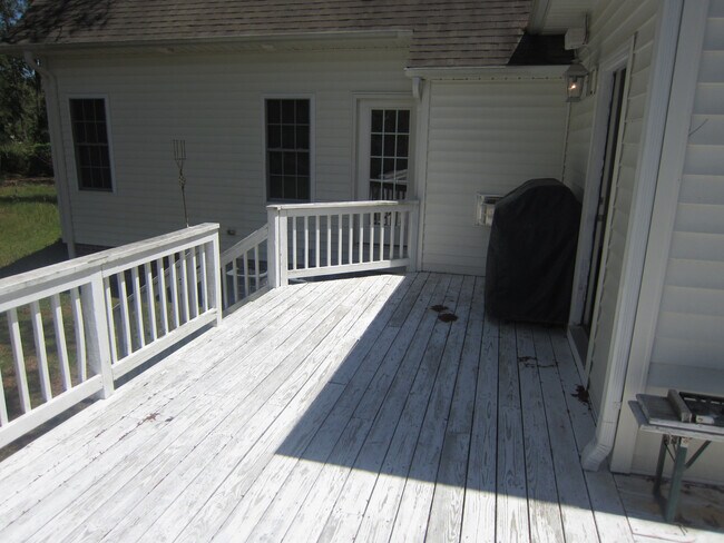 Building Photo - Live Where Others Vacation | 4BR Unique Home in the Gated Community of Fairfield Harbour!