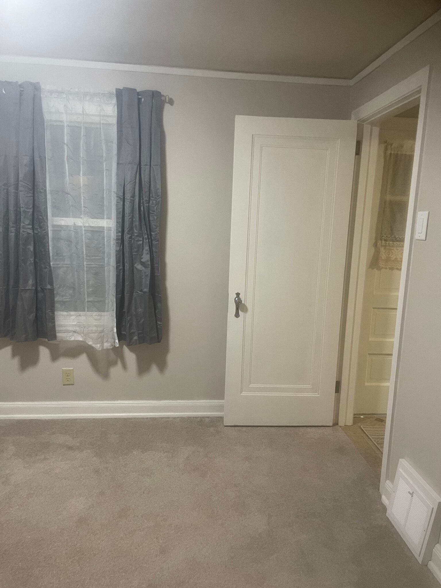 2nd main floor bedrrom - 1824 N 21st St