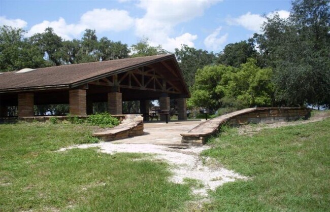 Building Photo - 105 Timberview Dr