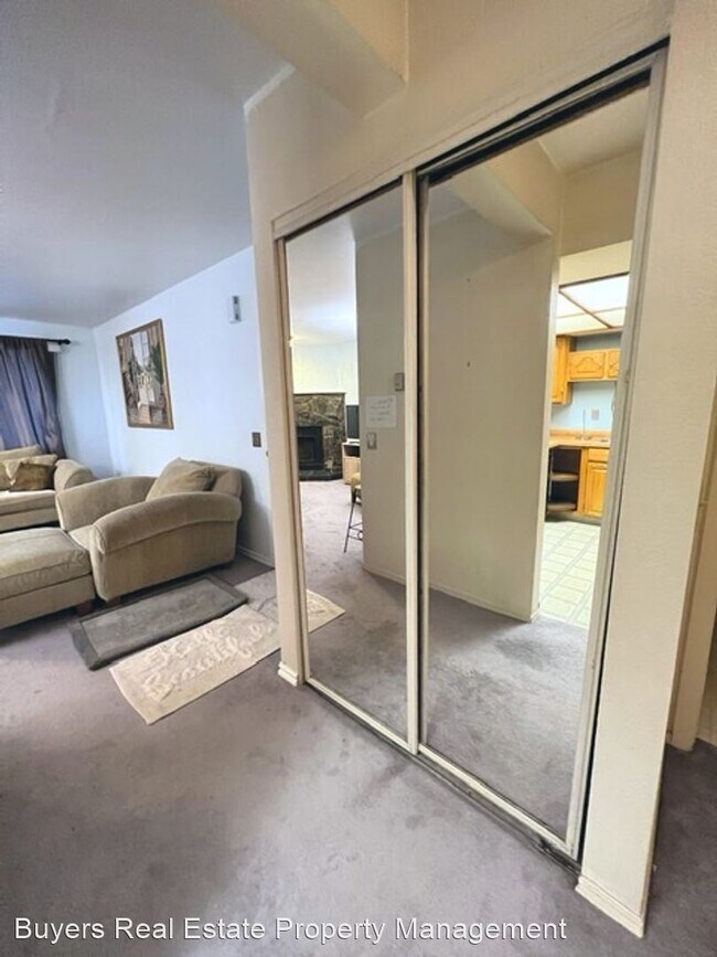 Building Photo - 2 br, 1 bath House - 355 Donna Drive Unit 10