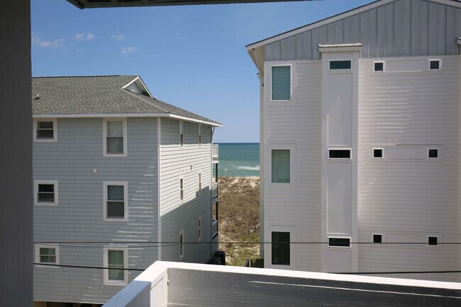 Building Photo - 608 Carolina Beach Ave S