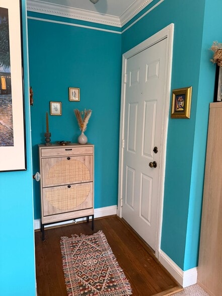 Entryway. There's a coat closet to the left. - 1800 West Abingdon Drive